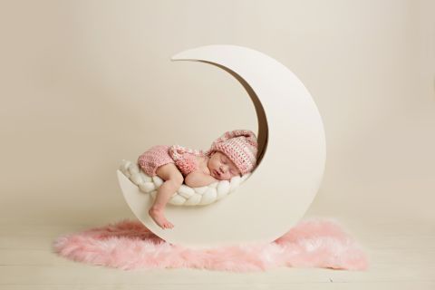 neonata che dorme